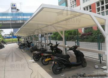 膜結(jié)構(gòu)車棚和彩鋼板車棚有什么區(qū)別？