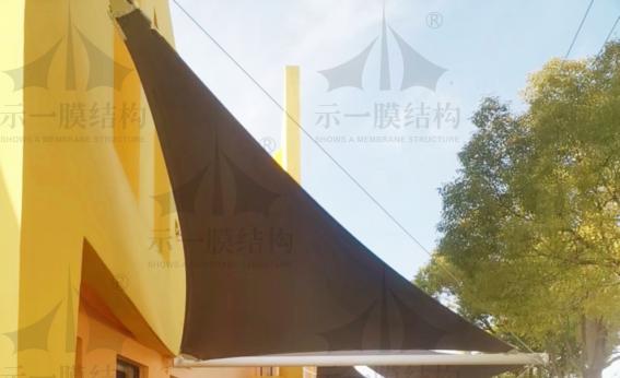 英國(guó)學(xué)校膜結(jié)構(gòu)張拉棚