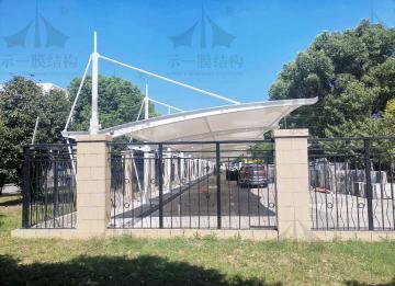 為什么膜結(jié)構(gòu)車棚能被迅速接受？